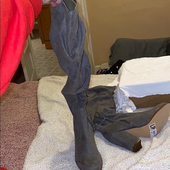 Boots - Picture 5 of 6